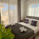 Aquasol Modern 2br With Shared Pool Апартаменты *