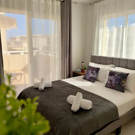 Aquasol Modern 2br With Shared Pool Daire *