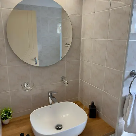 アパート Aquasol Modern 2br With Shared Pool プロタラス