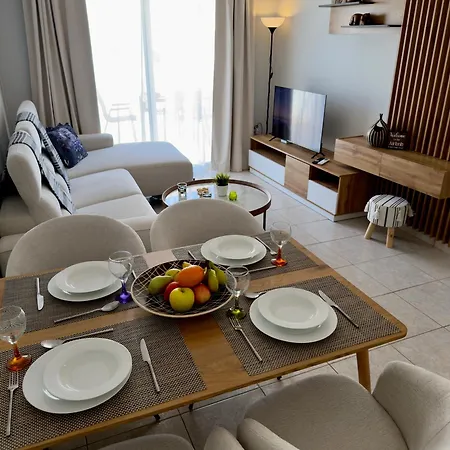 Aquasol Modern 2br With Shared Pool 公寓 普罗塔拉斯